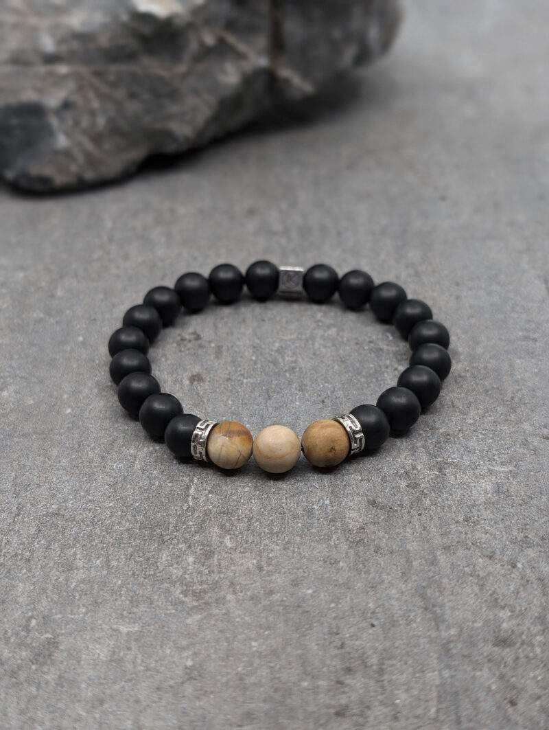 Bracelet en bois fossilisé dépoli et agate noire dépolie 8mm