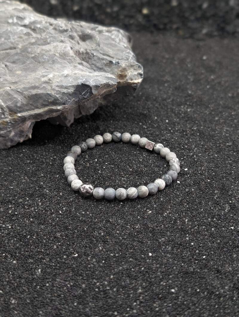 Bracelet en jaspe paysage gris 6mm et motif en acier inoxydable