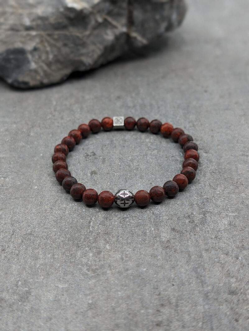 Bracelet en jaspe rouge 6mm et motif en acier inoxydable