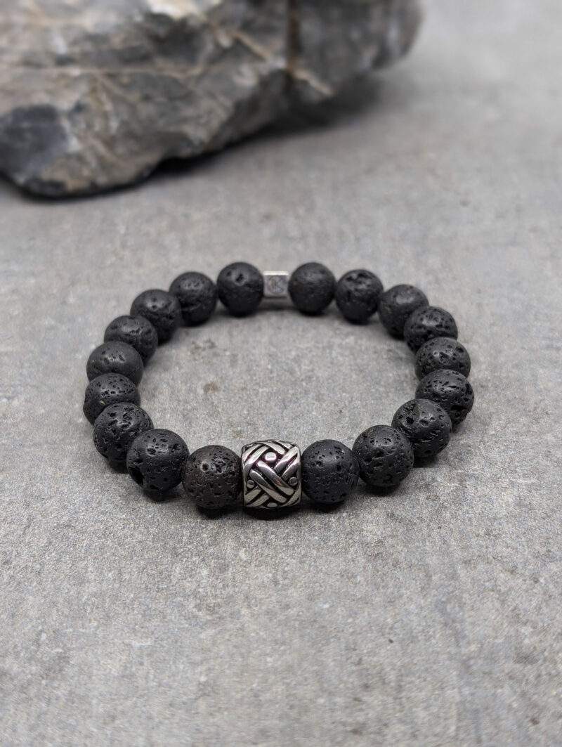 Bracelet en pierre de lave 10 mm et motif tressé