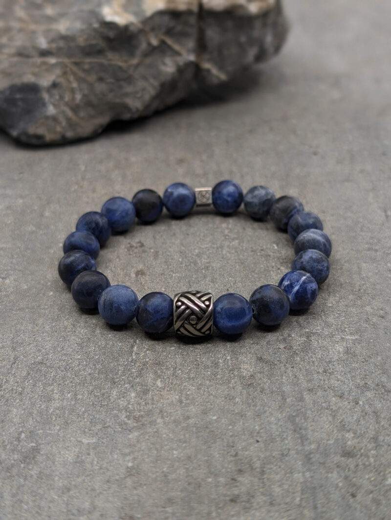 Bracelet en sodalite polie 10 mm et motif tressé