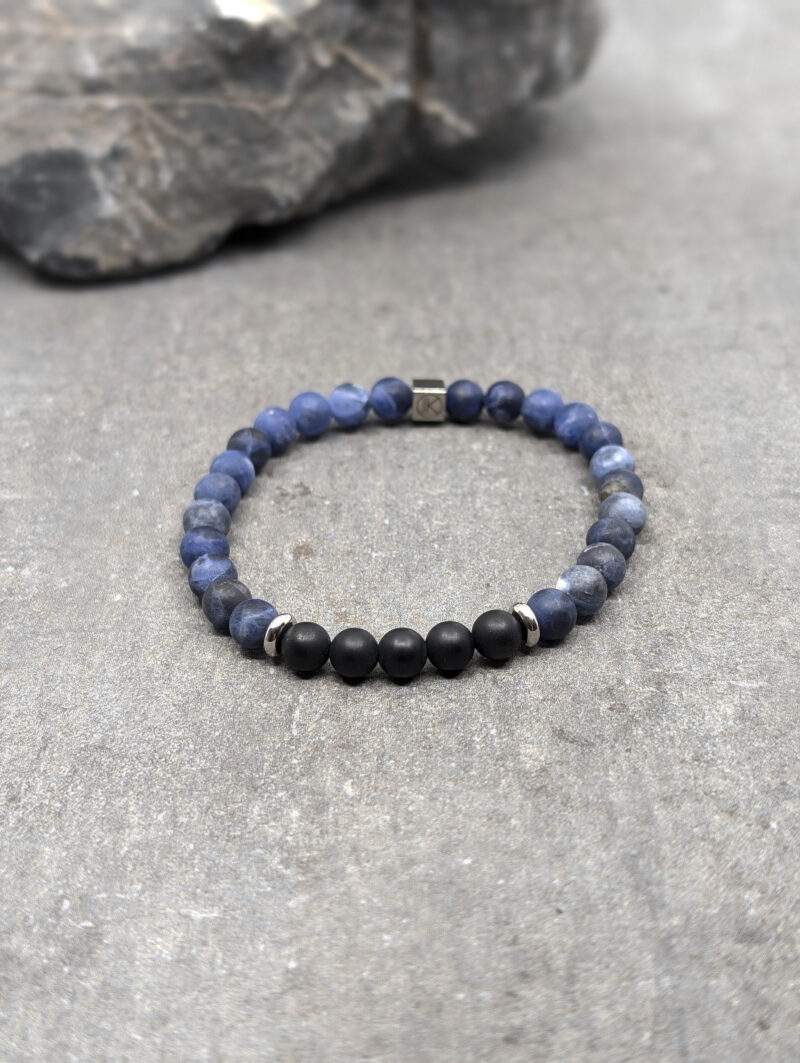Bracelet en sodalite dépolie et agate noire dépolie 6mm