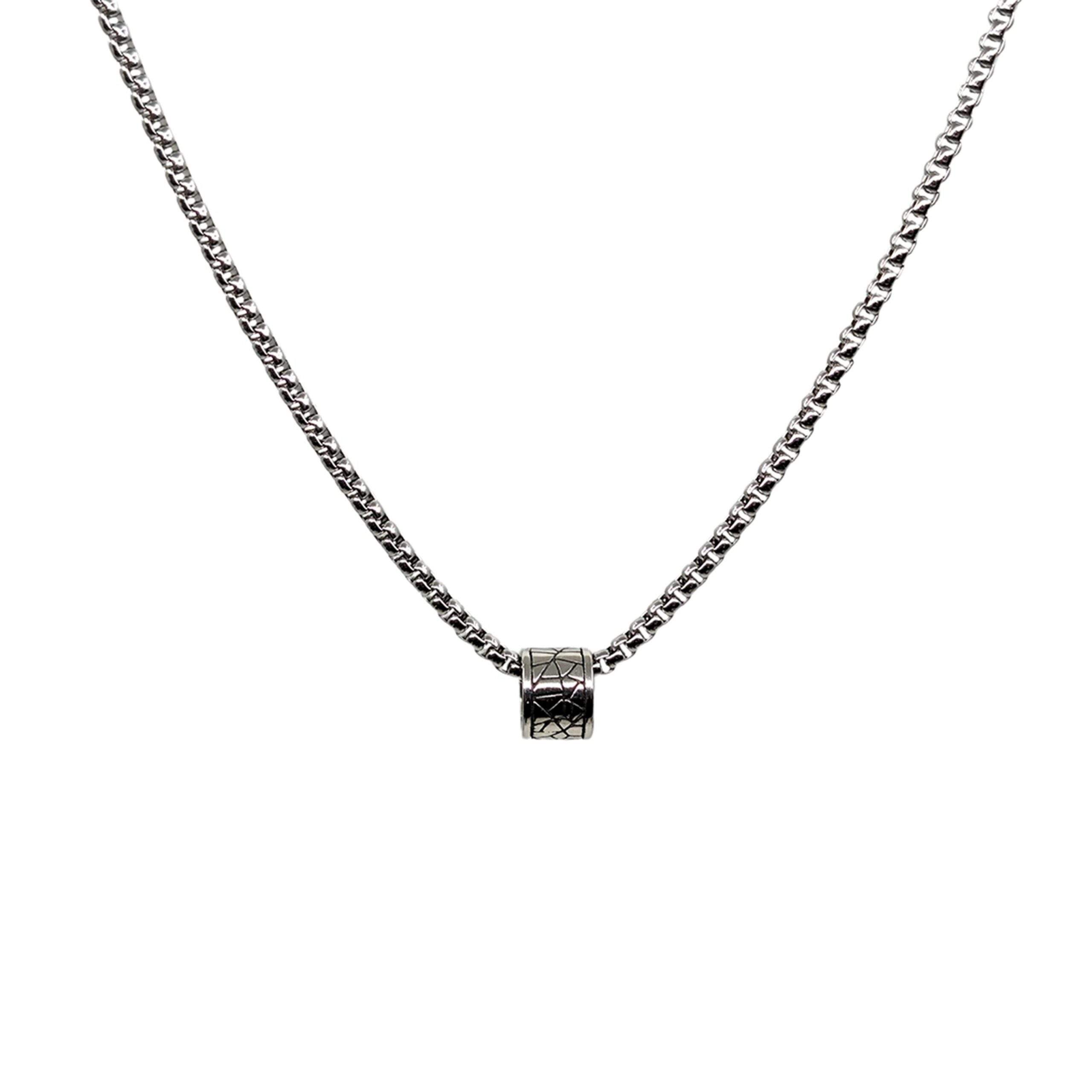 Collier motif craquelé et chaine couleur argentée